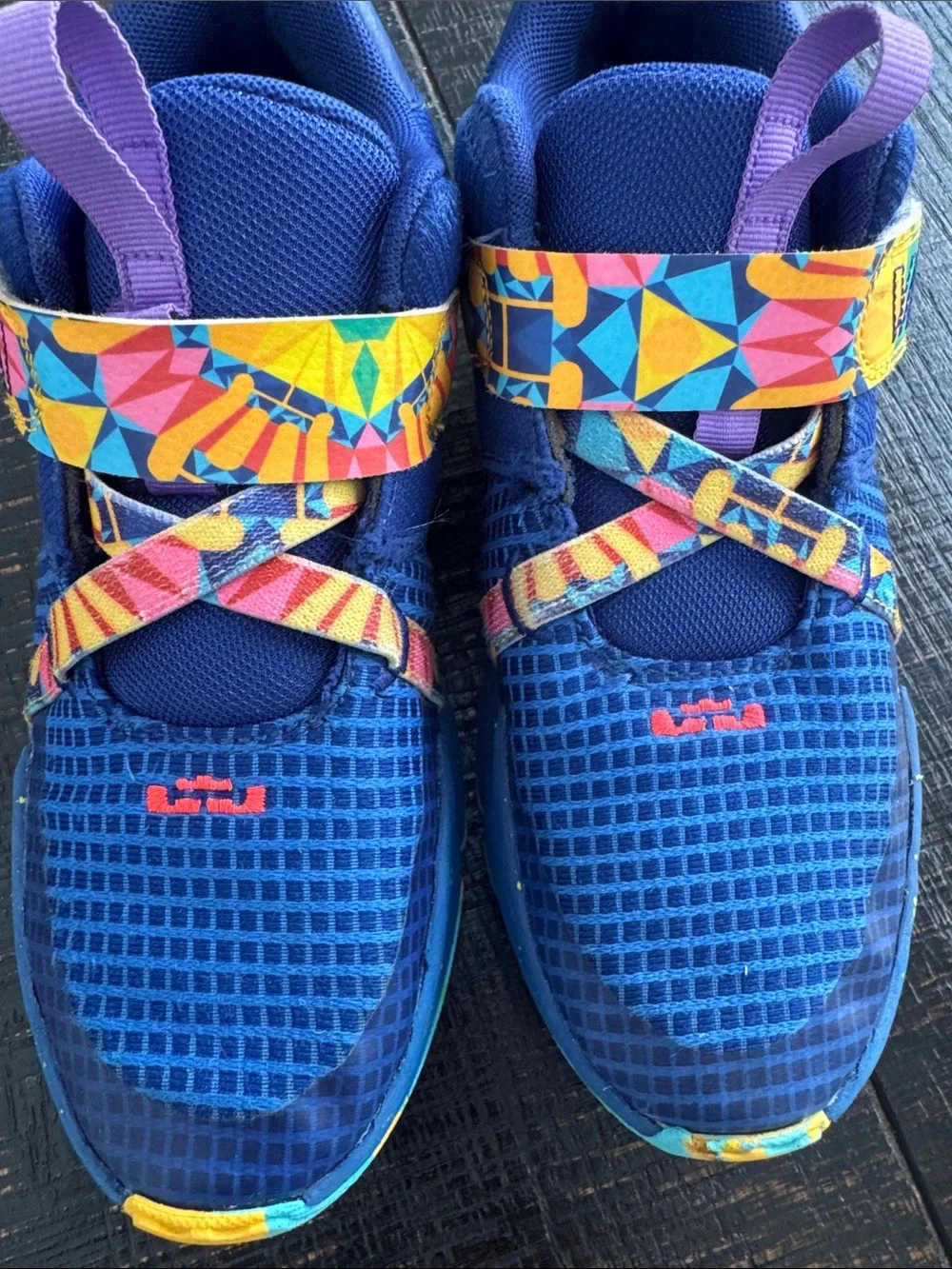 Nike LeBron Witness 7 “Kaleidoscope” Size 3Y